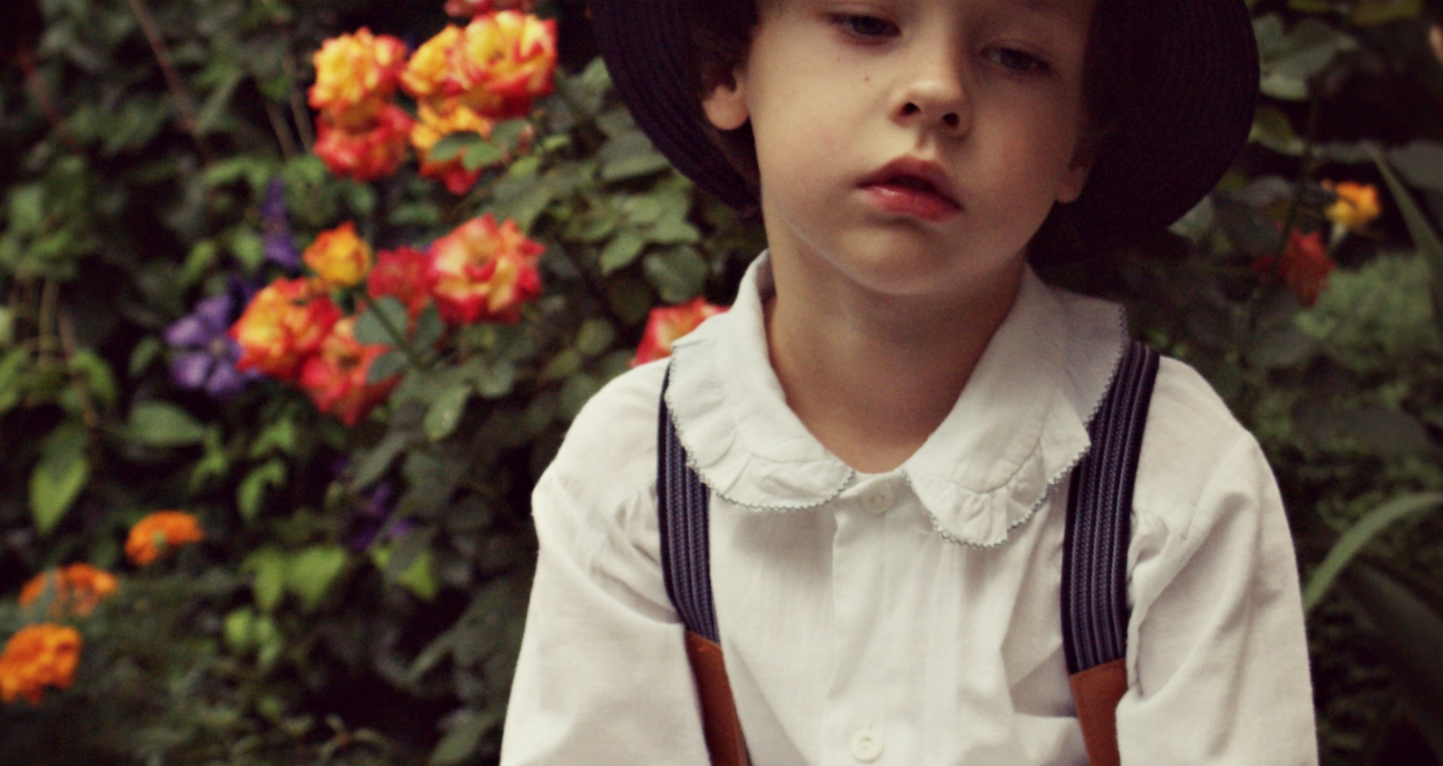 What are the 3 main signs of autism in children?